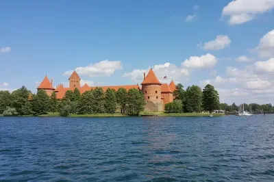 Tour de un día desde Vilnius: Castillo de Trakai, Paneriai, Kaunas