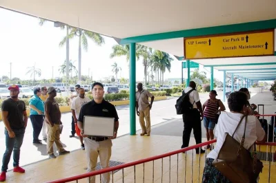 Arrivez à belize city et profitez d’un transfert confortable vers san ignacio avec wifi, eau offerte et chauffeur local sympa — réservez à l’avance pour garantir votre place.