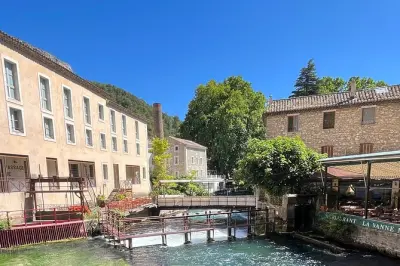 Transfert privé Arles : Tours en Provence, Luberon et Gard