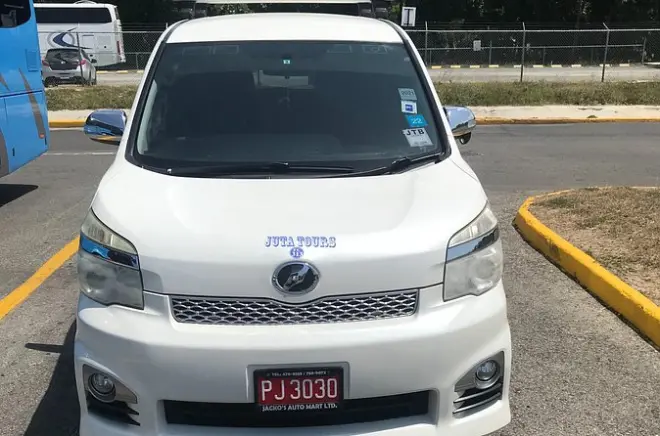 Montego Bay Airport to Grand Palladium: Private Transfer