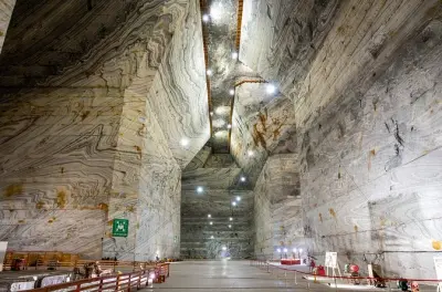 Minas de sal Slanic Prahova y castillo Peles desde Bucarest