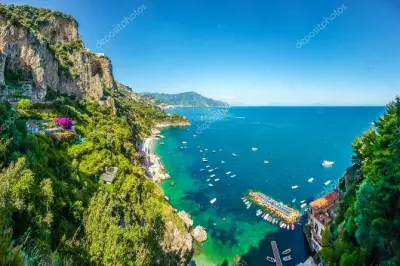 Tour de barco privado na costa de Amalfi: Gruta Esmeralda e Positano
