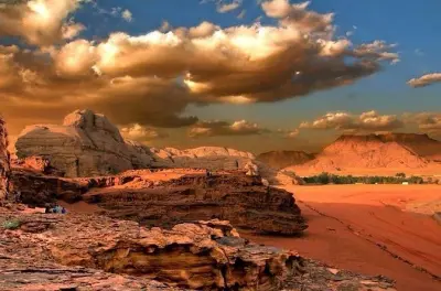 Petra und Wadi Rum: Tour mit 4x4 Safari und Beduinenlager