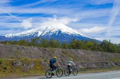 Avventura in bici nel parco Vicente Pérez Rosales a Petrohué