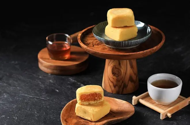 Pineapple Cake DIY in Taipei: Make & Explore 4 Landmarks