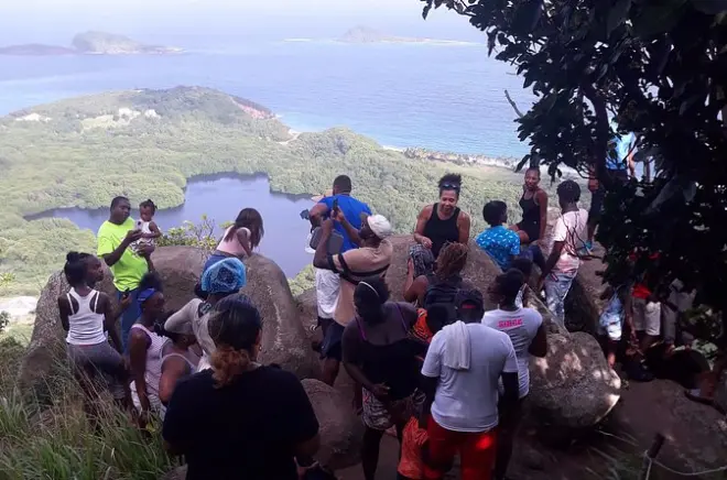 Tour por la isla de Granada: Selva, ron y finca de chocolate