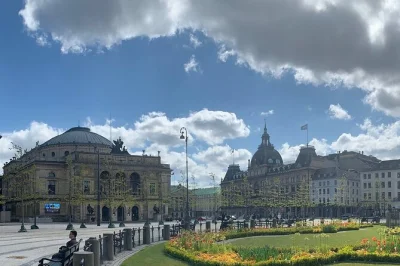 Walk through copenhagen’s royal history at your own pace with a self-guided audio tour. visit amalienborg palace, nyhavn, and more. book now for lifetime access.