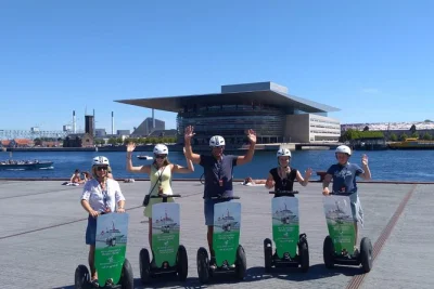 Recorre las calles sin coches de copenhague en segway, visita la sirenita, nyhavn y el palacio de amalienborg con guía local. incluye entrenamiento y bebida.