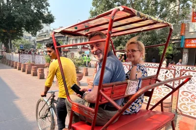 Découvrez delhi entre passé et présent lors d’une visite privée : jama masjid, balade en rickshaw à chandni chowk, fort rouge, tombeau d’humayun et plus, avec prise en charge à l’hôtel.