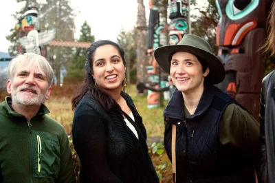 Comienza frente al acuario de vancouver con un paseo por stanley park lleno de historias locales, leyendas de deadman’s island, tótems y el paseo marítimo. incluye guía local.