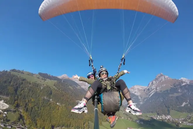 Paragliding Luzern: Tandemflug über die Alpen
