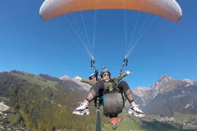 Parapente em Lucerna: Voo tandem sobre picos alpinos