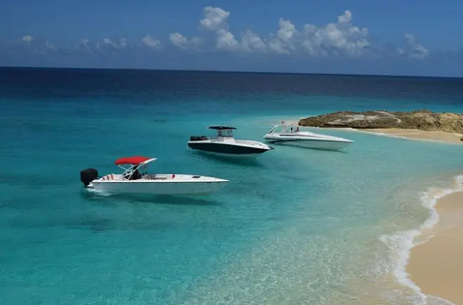 Schnorcheln von St Maarten nach Anguilla: Privater Schnellboot-Charter