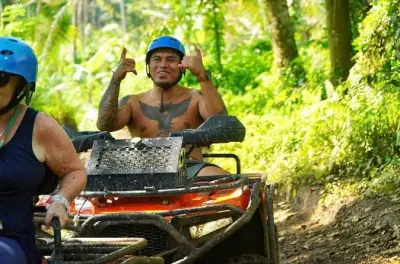 Guida ATV a Bali: Sentieri fangosi, foresta delle scimmie e cascata