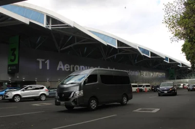 Llega o parte sin estrés en ciudad de méxico con traslado privado, agua embotellada y conductor local amable. recogida y dejada en hotel, siempre puntual.
