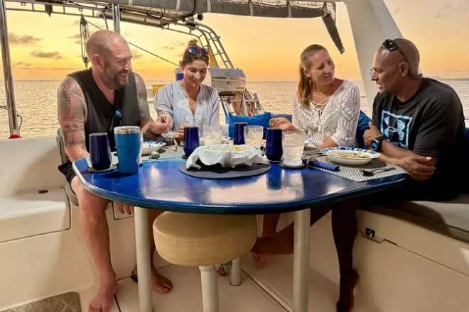 Snorkeling a Bonaire: Cena privata al tramonto su catamarano a vela