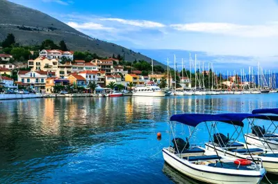 Kefalonia tour from Argostoli: Caves, lake & local tasting
