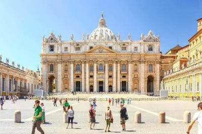 Explore os museus do vaticano e a capela sistina com entrada rápida e guia local especialista. evite filas e descubra histórias incríveis. reserve já!