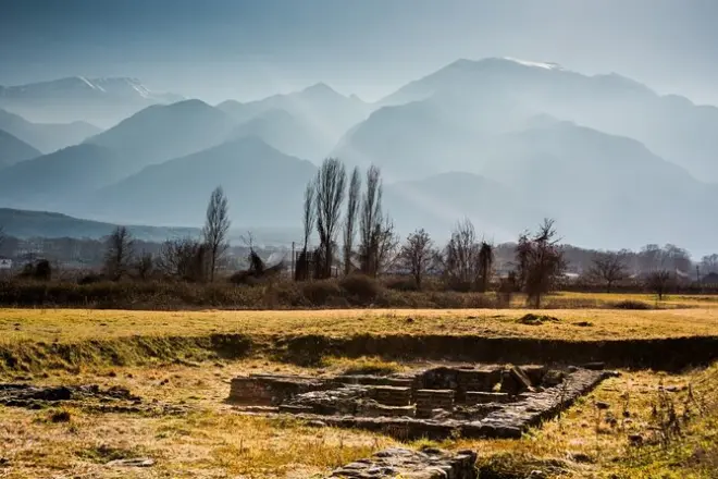 Passeio meio dia em Monte Olimpo e Dion com trilha à banheira de Zeus