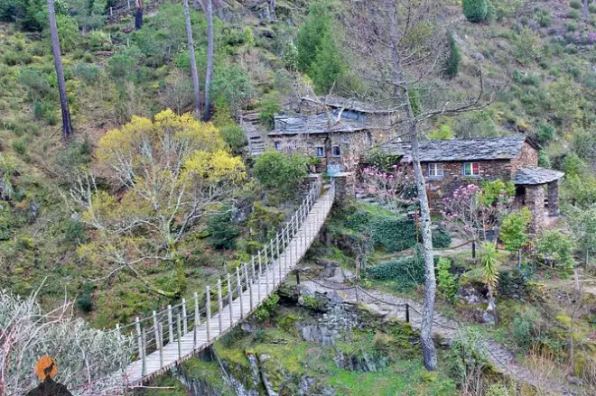 Piódão Schieferdorf Tour: Wasserfälle und Bergdörfer