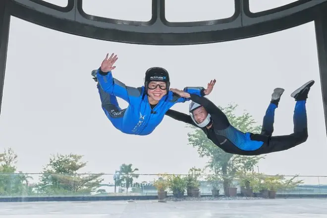 Indoor Skydiving auf Sentosa Island: 2 Flüge im Windkanal