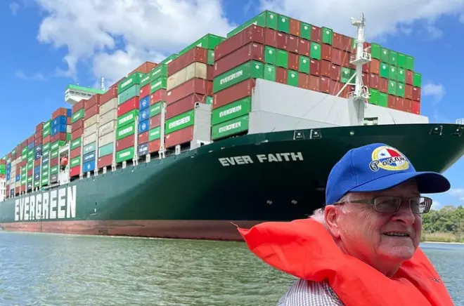 Canal de Panamá desde Ciudad de Panamá: Océanos y lago Gatún
