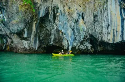 Kayak a Koh Lanta: Grotte marine e foreste di mangrovie