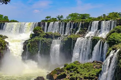 Iguazu Falls Tour: Devil's Throat & Rainforest Train
