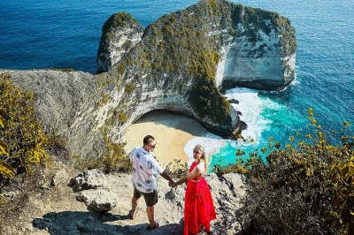 Start early from bali for a nusa penida day trip with snorkeling at three bays, hotel pickup, lunch, and stops at angel’s billabong, broken beach, and kelingking beach.
