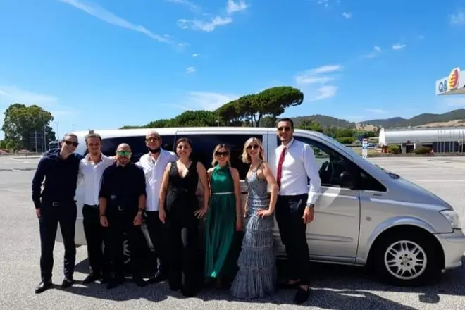 Traslado privado de Civitavecchia a Roma para 8 pasajeros