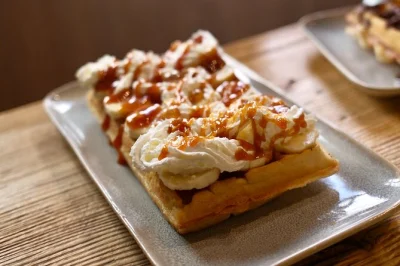 En bruselas, aprende a preparar gofres belgas desde cero, disfruta de toppings frescos y comparte risas con nuevos amigos. incluye ingredientes, receta y bebida gratis.