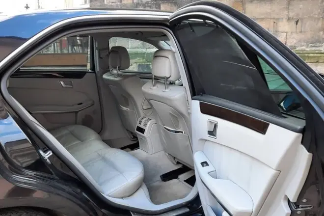 Private Limousine Transfer Regensburg to Prague