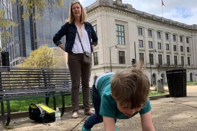 Try a lincoln scavenger hunt with riddles, city challenges, and live remote host. fun for families and groups. book your 3quest challenge now!