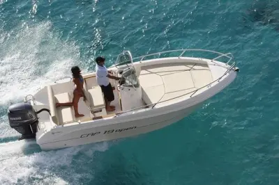 Costa Amalfitana e Capri: Passeio de barco privado com paradas à escolha