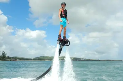 Flyboarding am Strand von Luquillo: 30 Minuten Flugzeit