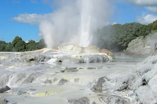 Private Rotorua-Tour ab Auckland: Geothermalpark & Seen