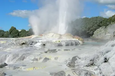 Private Rotorua-Tour ab Auckland: Geothermalpark & Seen