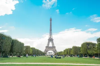 Parigi da Le Havre con autista privato e guida opzionale
