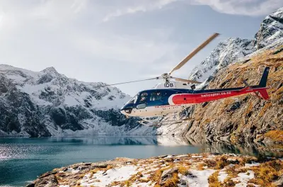 Milford Sound Hubschrauberflug ab Queenstown: 2 alpine Landungen