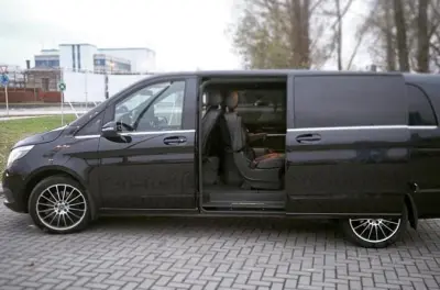 Navette privée d'Anvers à Luxembourg pour 1 à 8 passagers