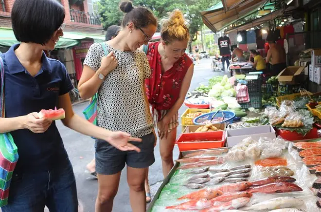 Aula de culinária no mercado tradicional de Taipei: Compre e cozinhe