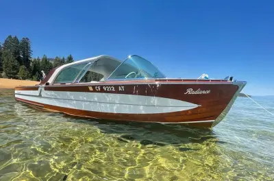 Lake Tahoe Ostufer Bootstour: Klassisches Holzboot von 1958