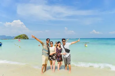 Snorkel em Krabi: 4 ilhas de barco longtail