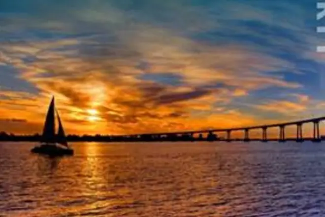 Nassau Sunset Dinner Cruise: Catamaran with Bahamian Buffet