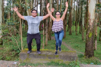 Arriva in kerala e viaggia con un autista del posto che conosce ogni scorciatoia. include pickup dall’aeroporto, drop-off flessibile e acqua in bottiglia per il viaggio.