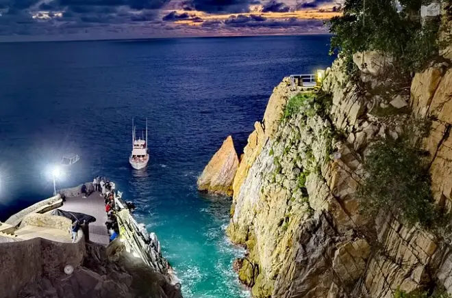 Klippenspringer La Quebrada Acapulco und Drinks in La Perla