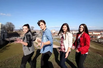 Scopri i castelli e le città medievali della transilvania in un tour di 2 giorni in piccolo gruppo da bucarest. include castello di bran, castello di peles, brasov, sighisoara, sibiu.