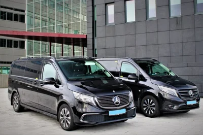 Atterra a keflavik e rilassati con un transfer privato per reykjavik, con accoglienza personalizzata, orari flessibili e comfort porta a porta. prenota in pochi click.