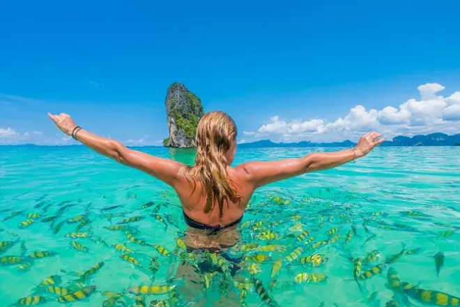 4 Inseln Tour ab Krabi: Speedboot zu Tup, Chicken & Poda
