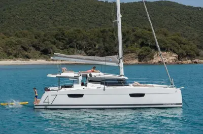 Croisière privée en catamaran à Mykonos : 5 heures de voile de luxe